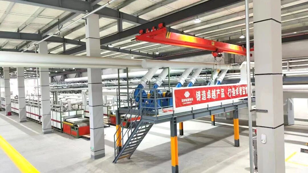 图为“源生”催化剂车间生产线